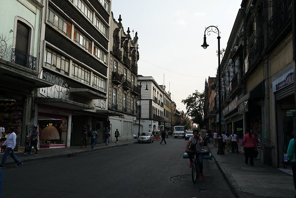 MEXICO CITY STREETS DAY