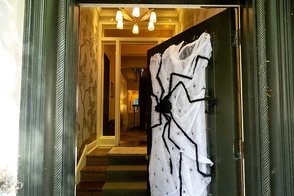 1525 N STATE PKWY, GOLD COAST