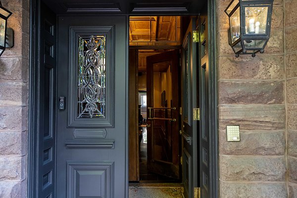 1439 N STATE PKWY, GOLD COAST